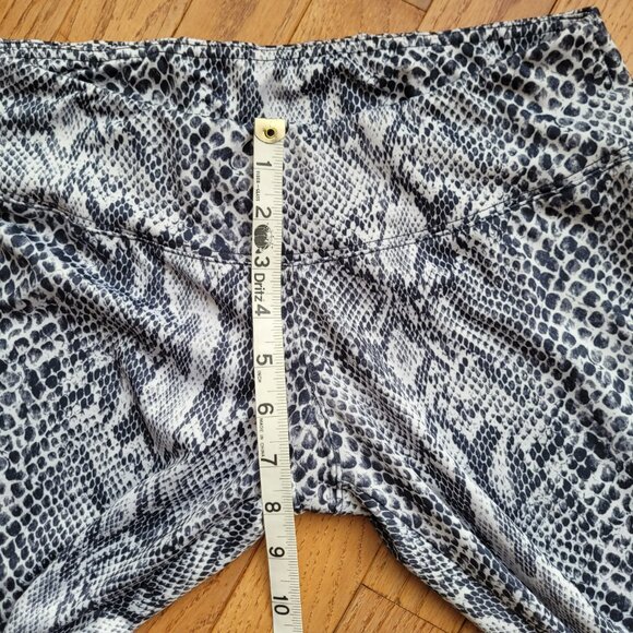 Public Myth Capri Jegging Snake Print Workout Pant M - Picture 8 of 9